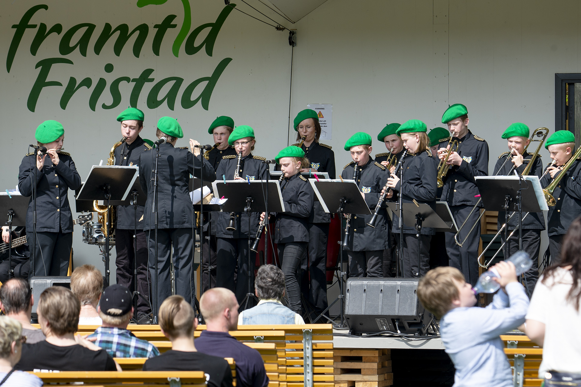 Musik i Fristad framträder på stationsscenen på Fristaddagarna 2018.